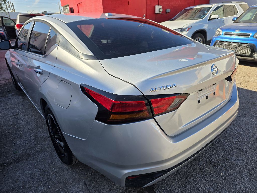 2020 Nissan Altima Image 5