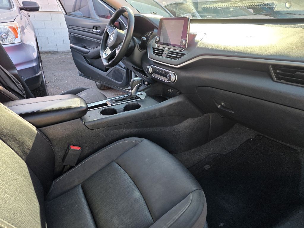 2020 Nissan Altima Image 13