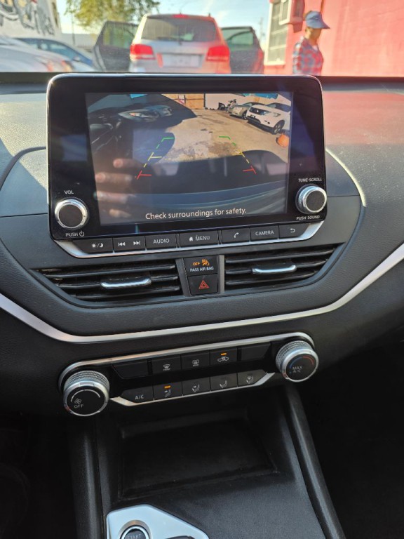 2020 Nissan Altima Image 15