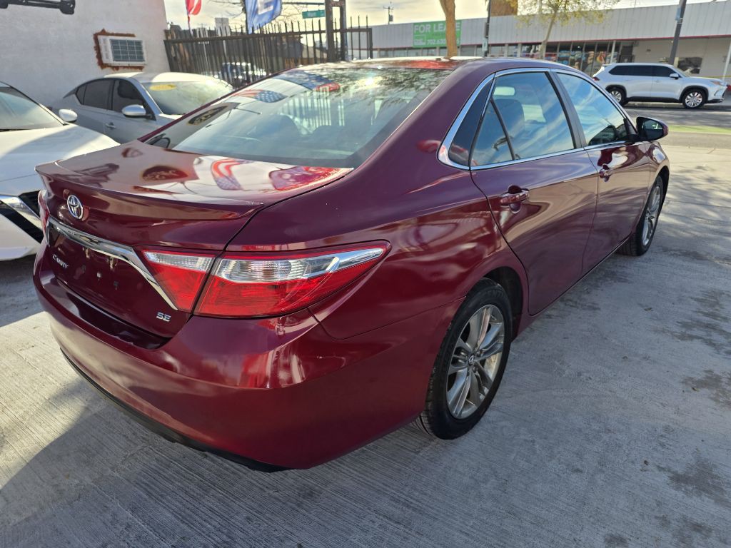 2016 Toyota Camry Image 2