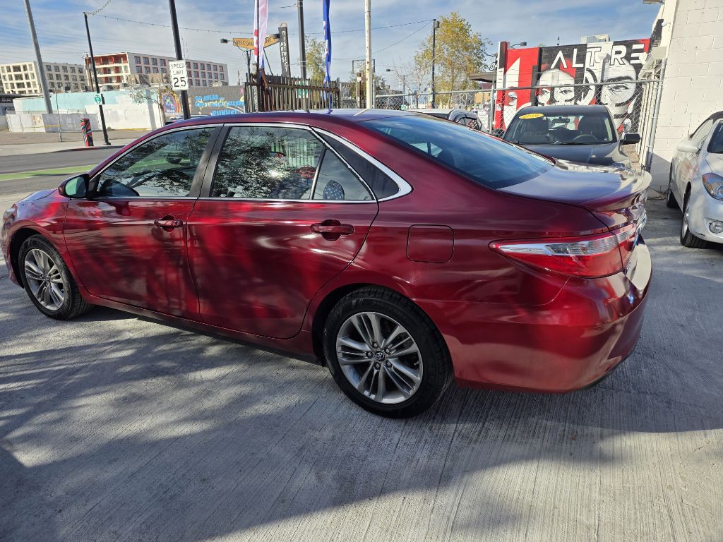 2016 Toyota Camry Image 10