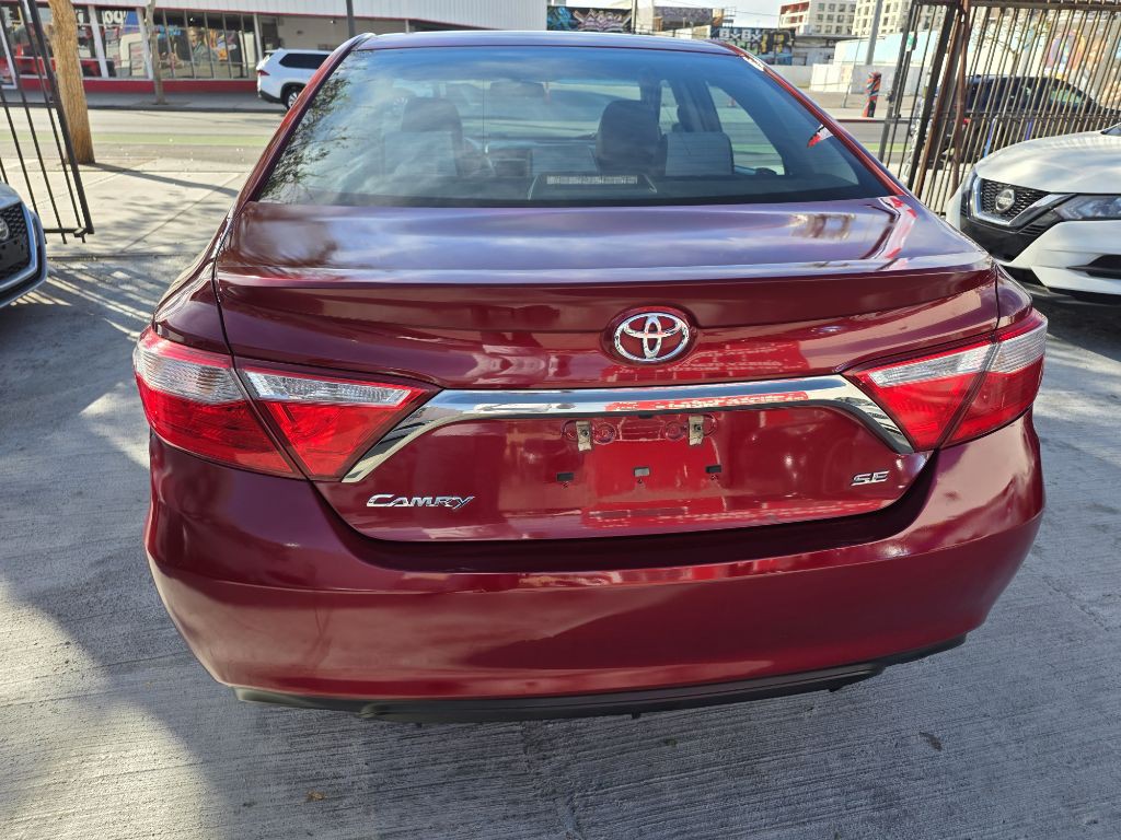 2016 Toyota Camry Image 11