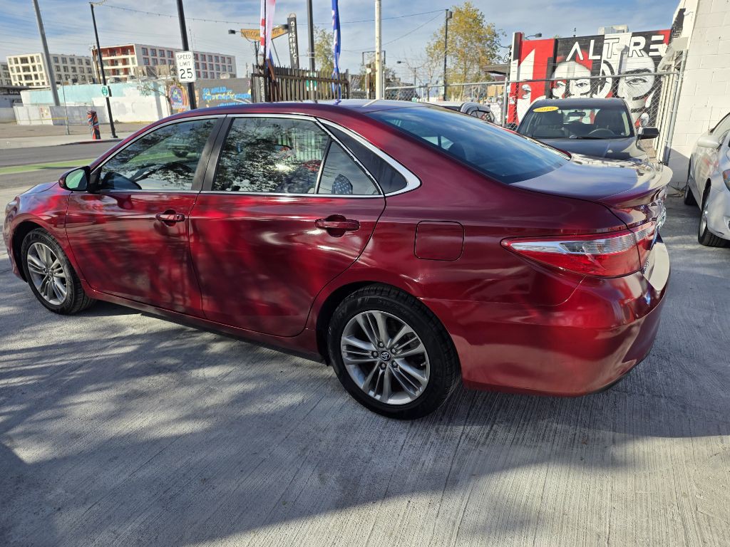 2016 Toyota Camry Image 12