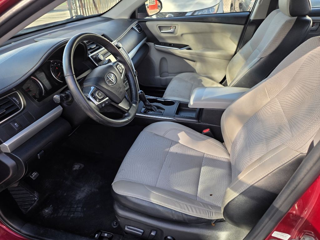 2016 Toyota Camry Image 13