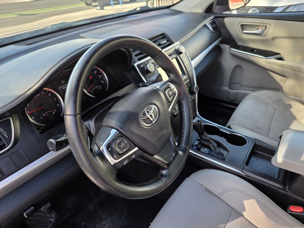 2016 Toyota Camry Image 14