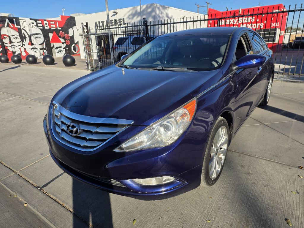 2011 Hyundai Sonata Image 2