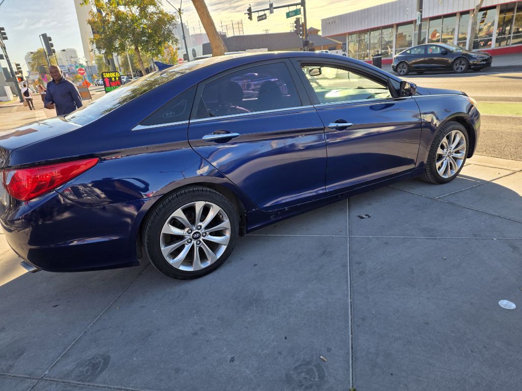 2011 Hyundai Sonata Image 3