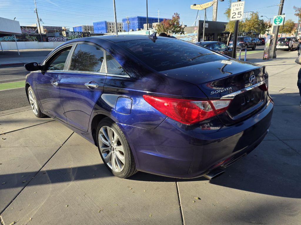 2011 Hyundai Sonata Image 4