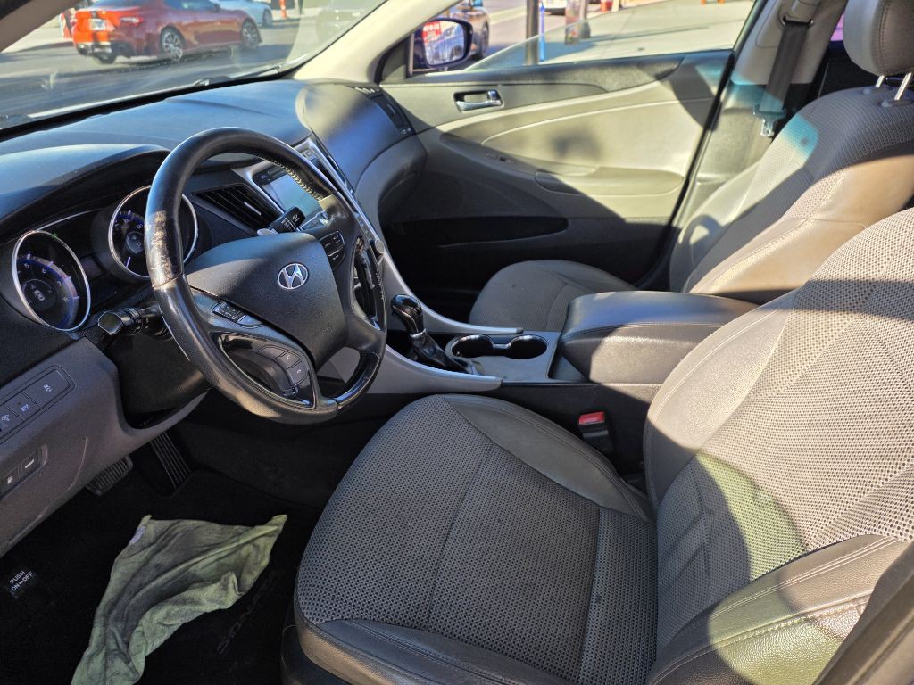 2011 Hyundai Sonata Image 14