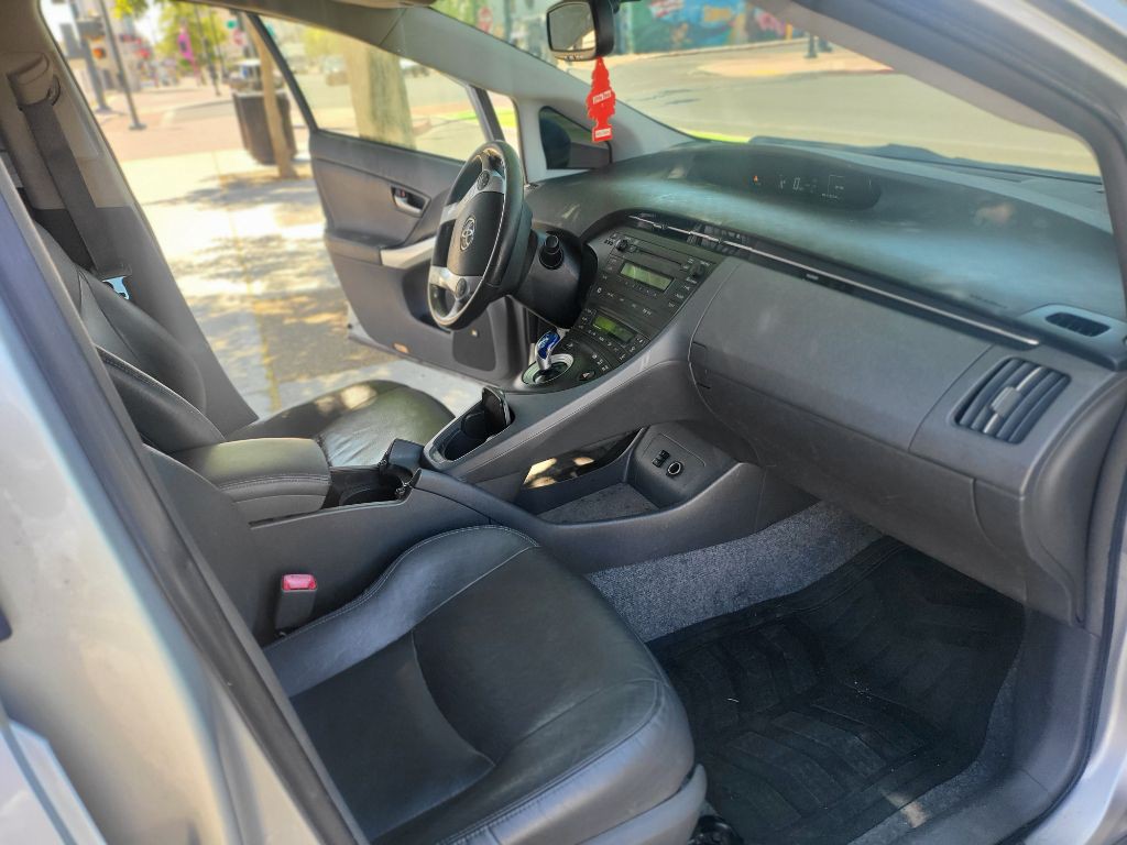 2011 Toyota Prius Image 13