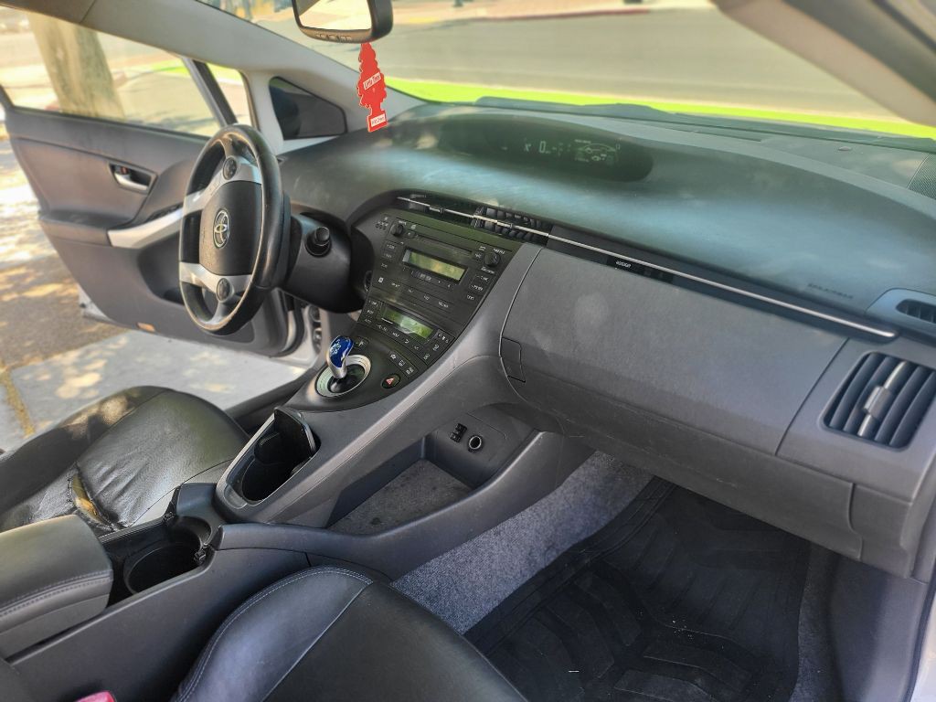 2011 Toyota Prius Image 17