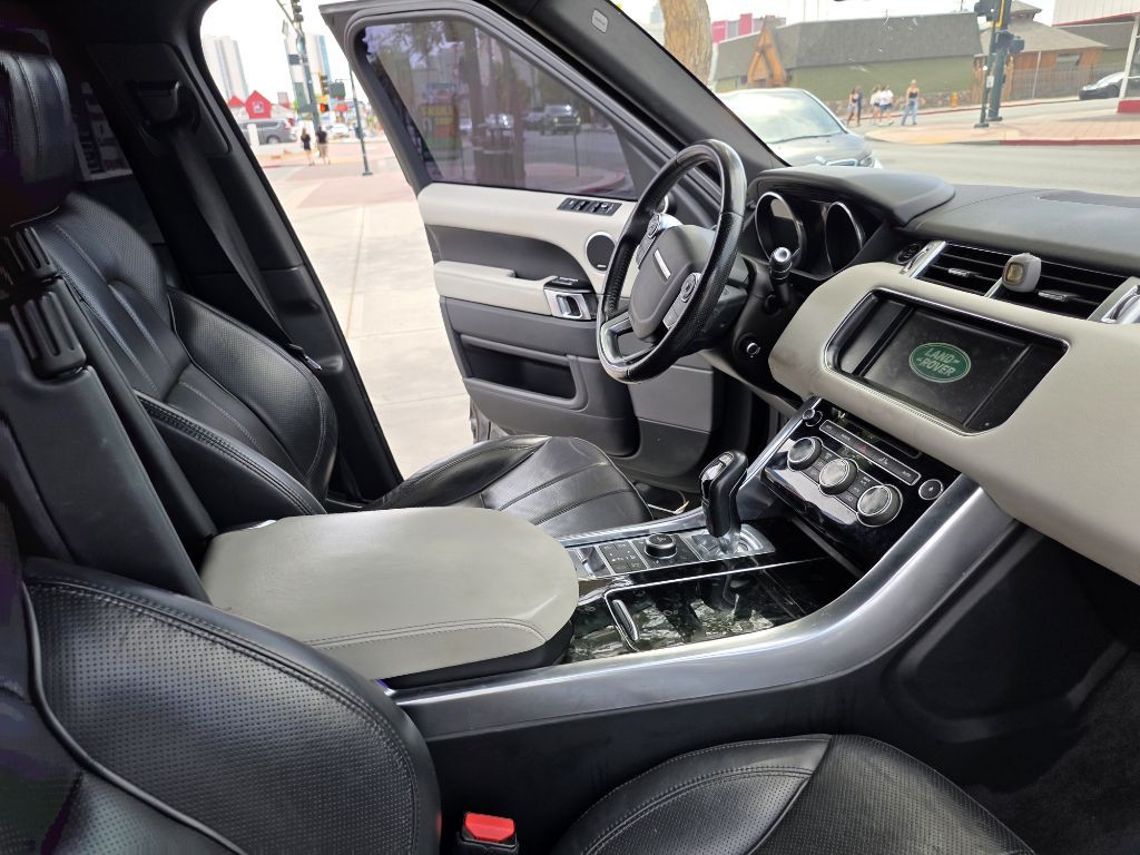 2016 Land Rover Range Rover Sport Image 16