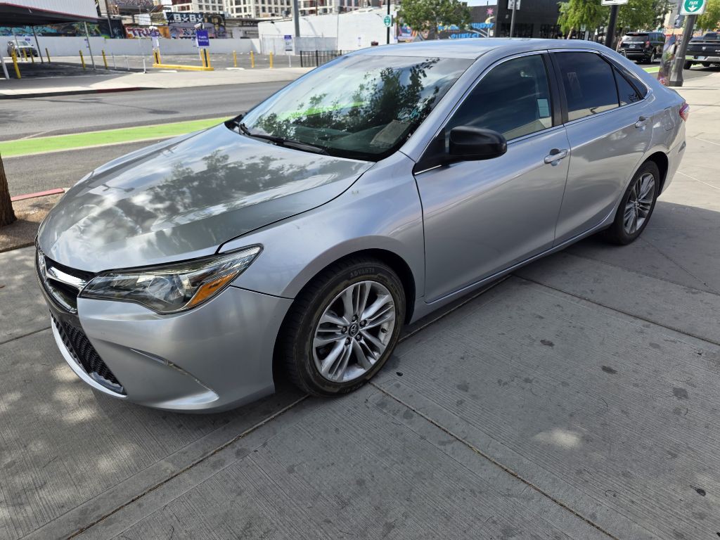 2017 Toyota Camry Image 3