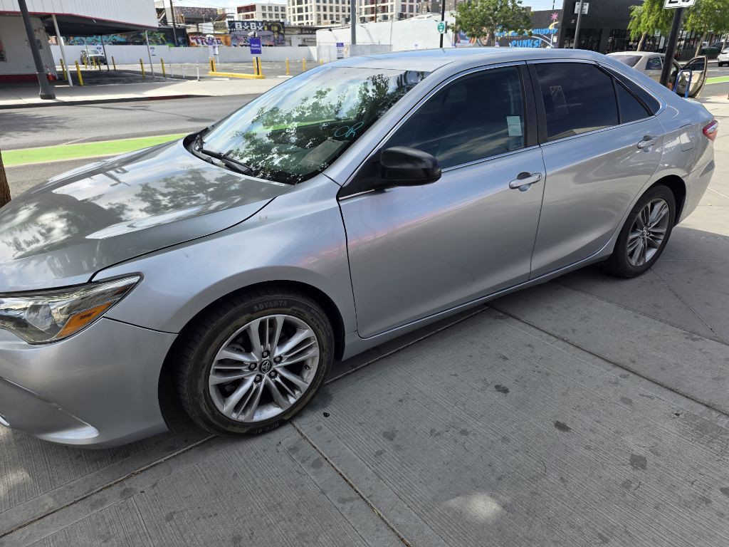 2017 Toyota Camry Image 4
