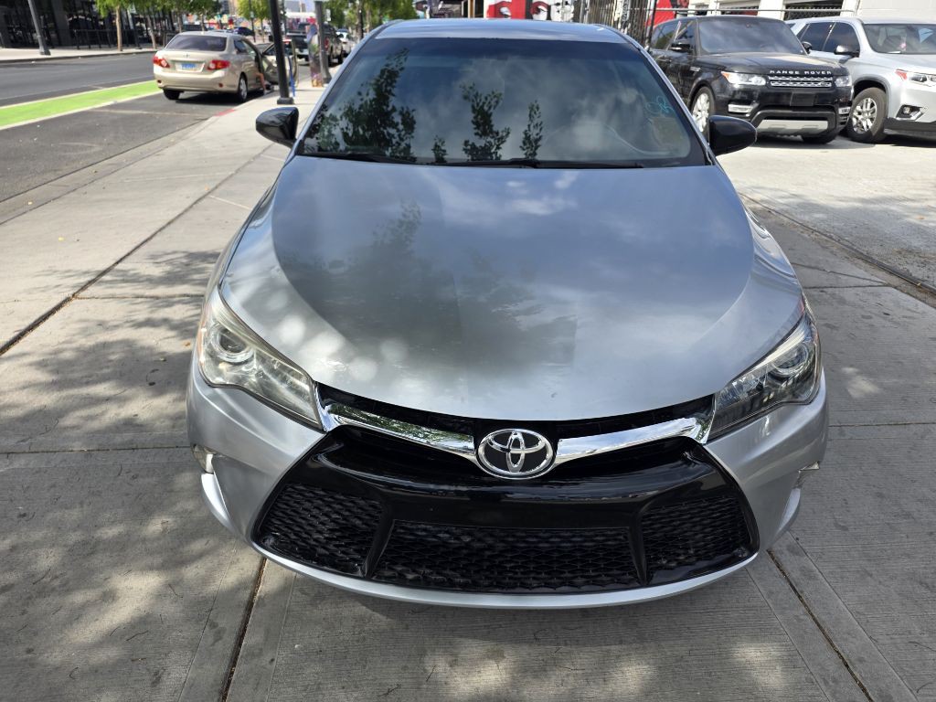2017 Toyota Camry Image 5