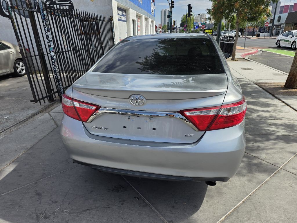 2017 Toyota Camry Image 9