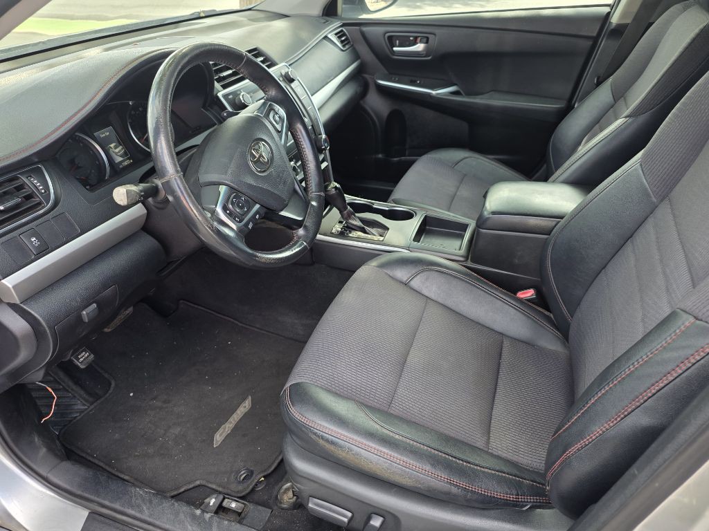 2017 Toyota Camry Image 12