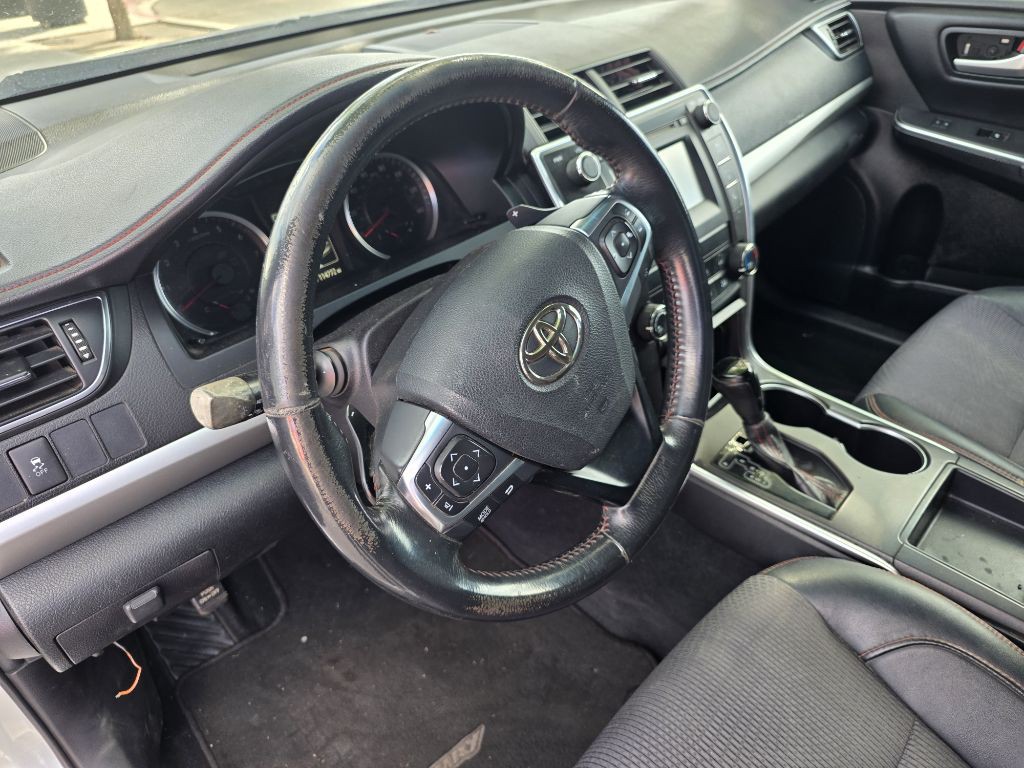 2017 Toyota Camry Image 13