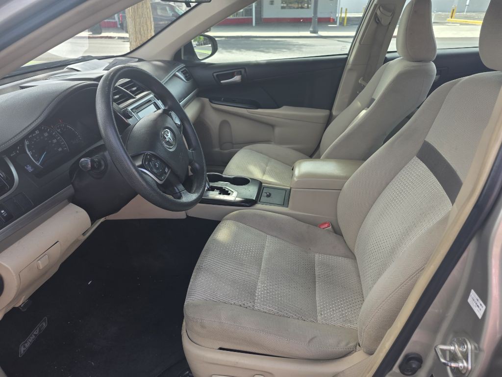 2013 Toyota Camry Image 9
