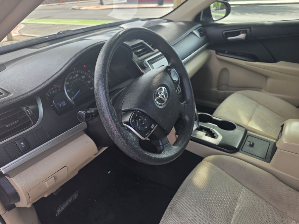 2013 Toyota Camry Image 12