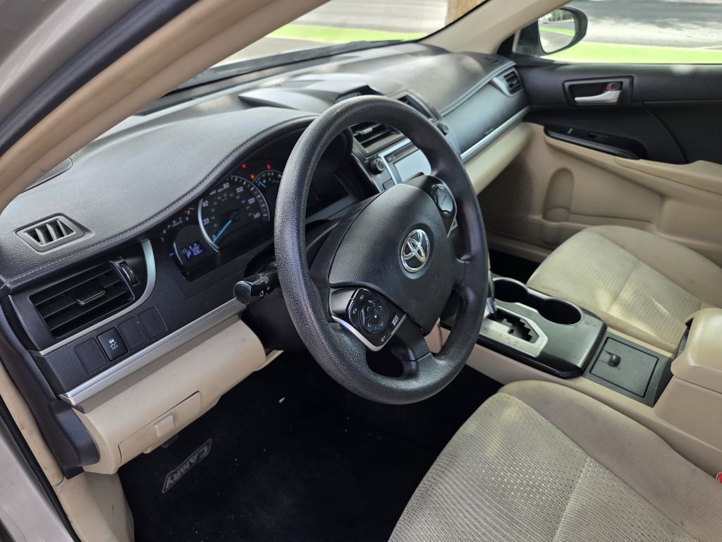 2013 Toyota Camry Image 14