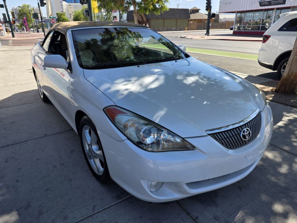 2005 Toyota Camry Image 2