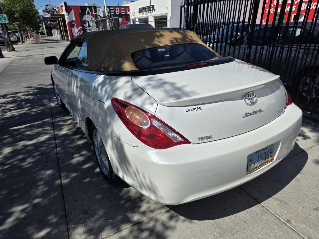 2005 Toyota Camry Image 4