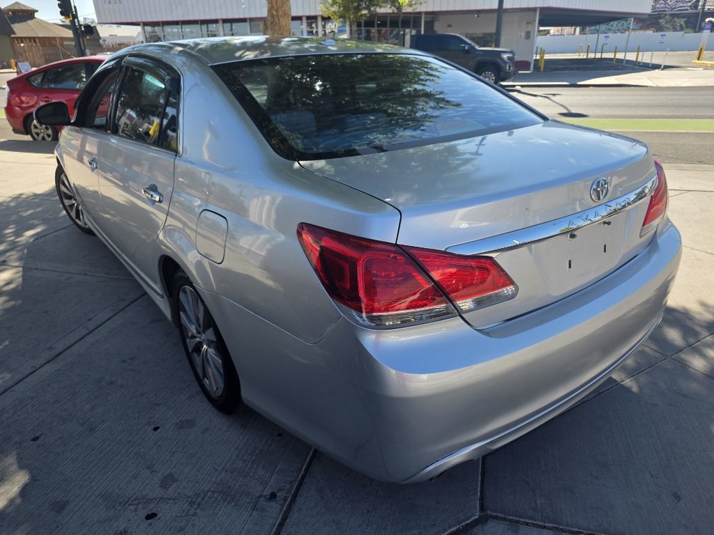 2011 Toyota Avalon Image 3