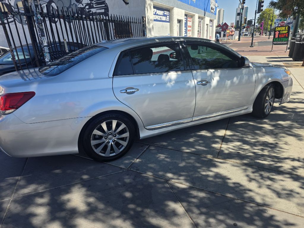 2011 Toyota Avalon Image 5