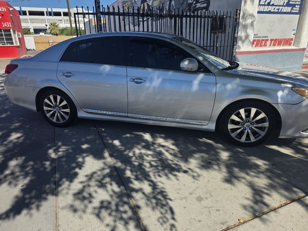 2011 Toyota Avalon Image 8