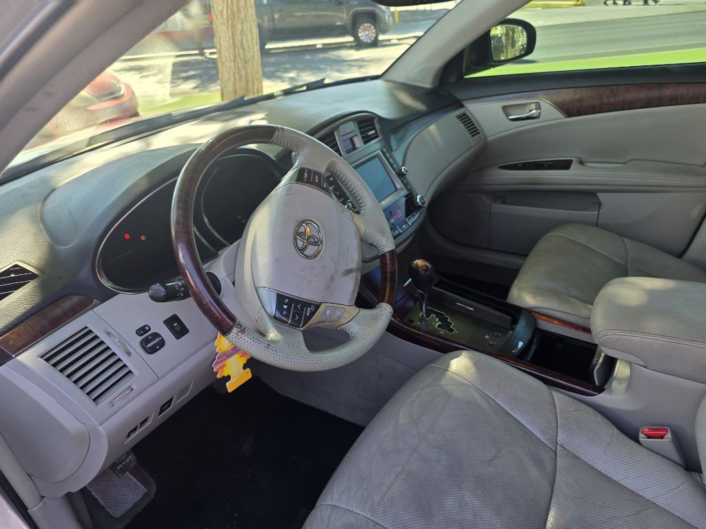 2011 Toyota Avalon Image 11