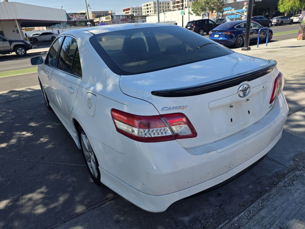 2010 Toyota Camry Image 2