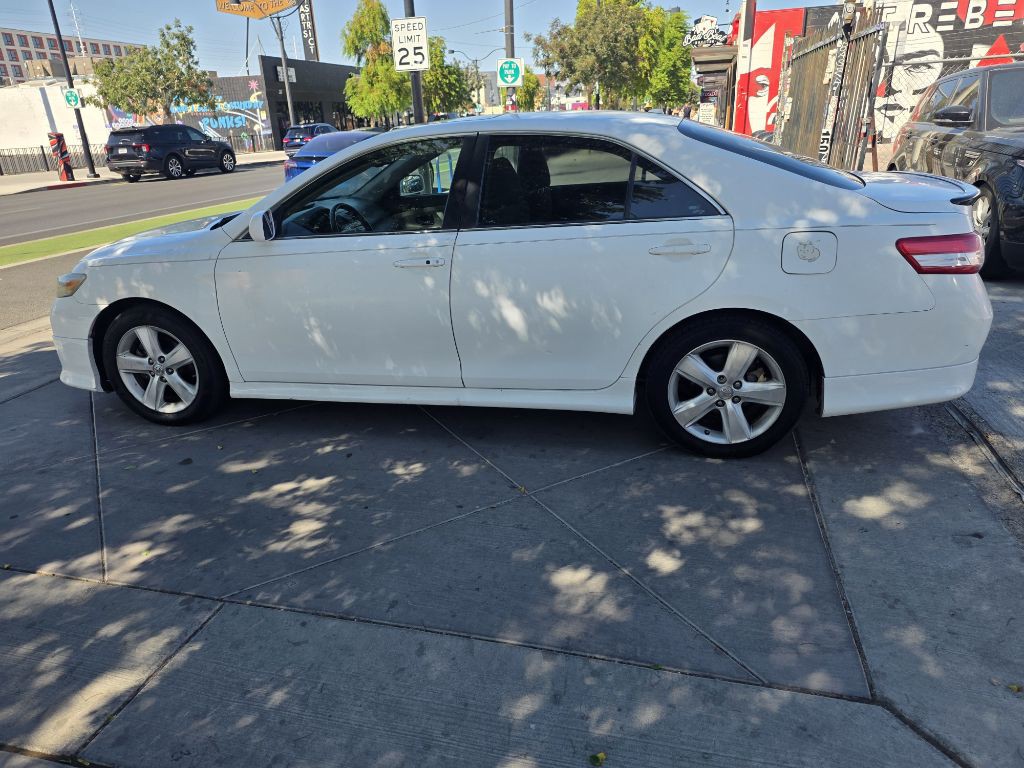 2010 Toyota Camry Image 5