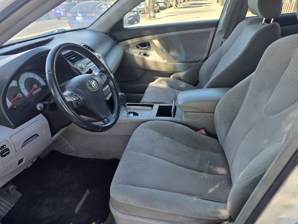 2010 Toyota Camry Image 8