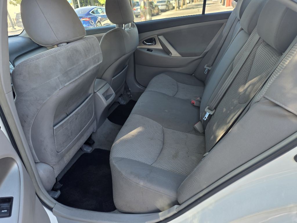 2010 Toyota Camry Image 10