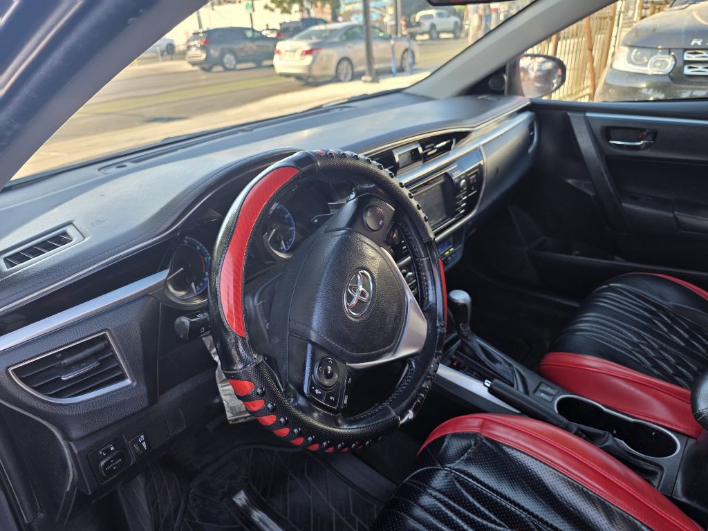 2015 Toyota Corolla Image 10