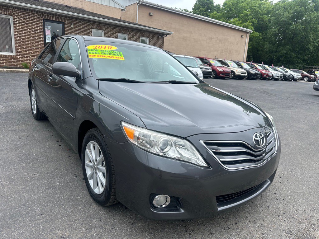2010 Toyota Camry Image 3