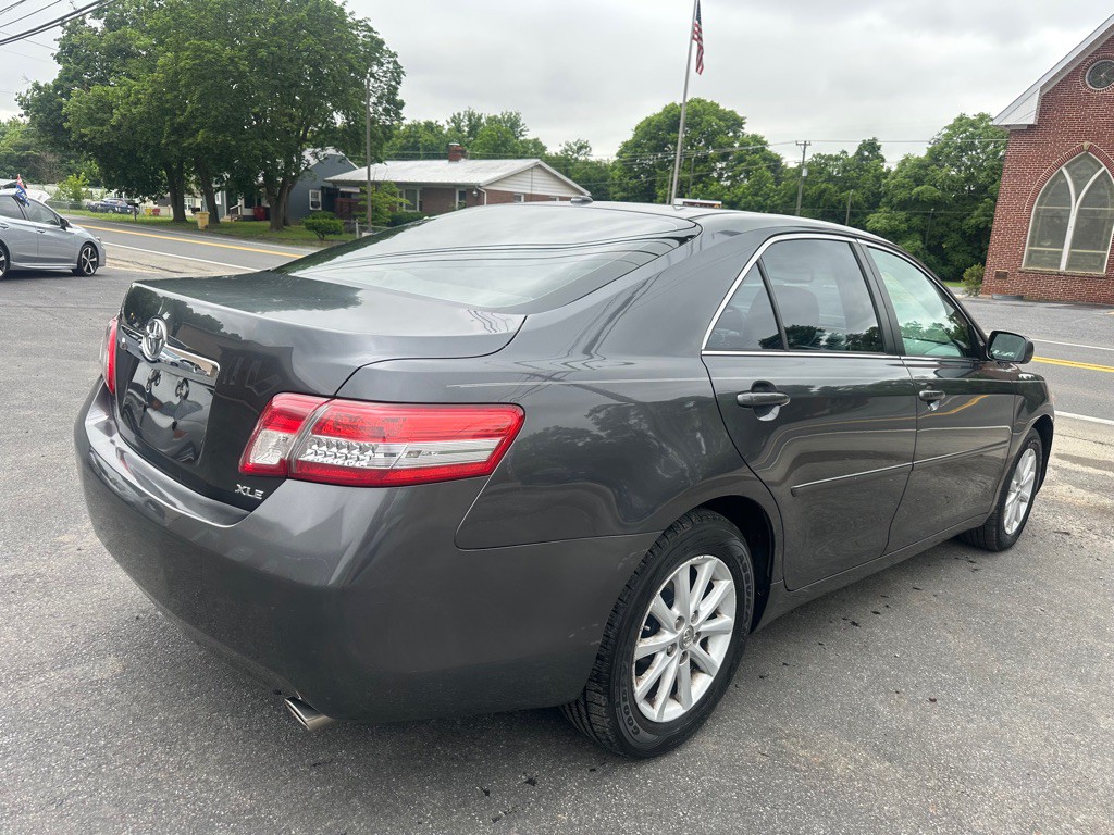 2010 Toyota Camry Image 4