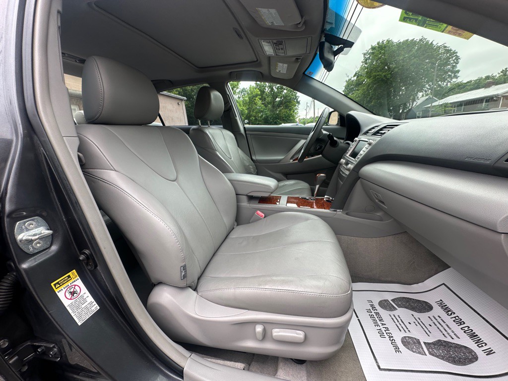 2010 Toyota Camry Image 6