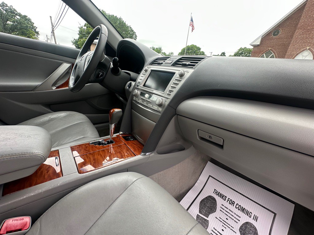 2010 Toyota Camry Image 7
