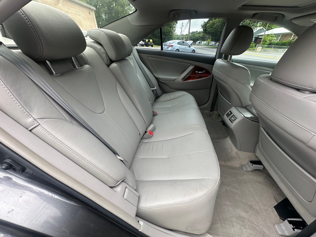 2010 Toyota Camry Image 8