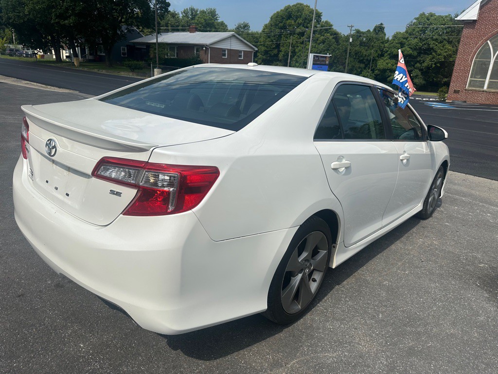 2012 Toyota Camry Image 4