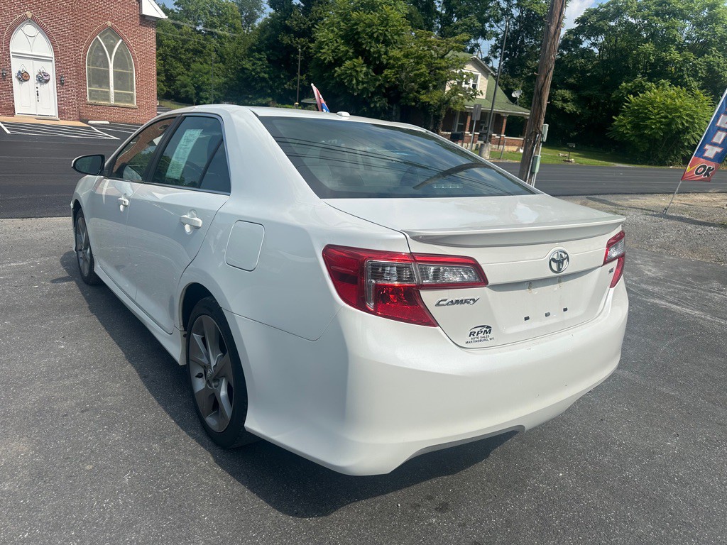 2012 Toyota Camry Image 5