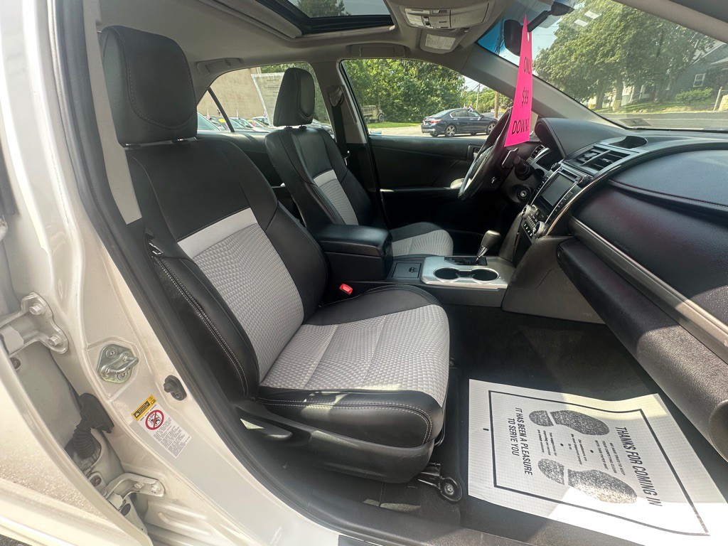 2012 Toyota Camry Image 6