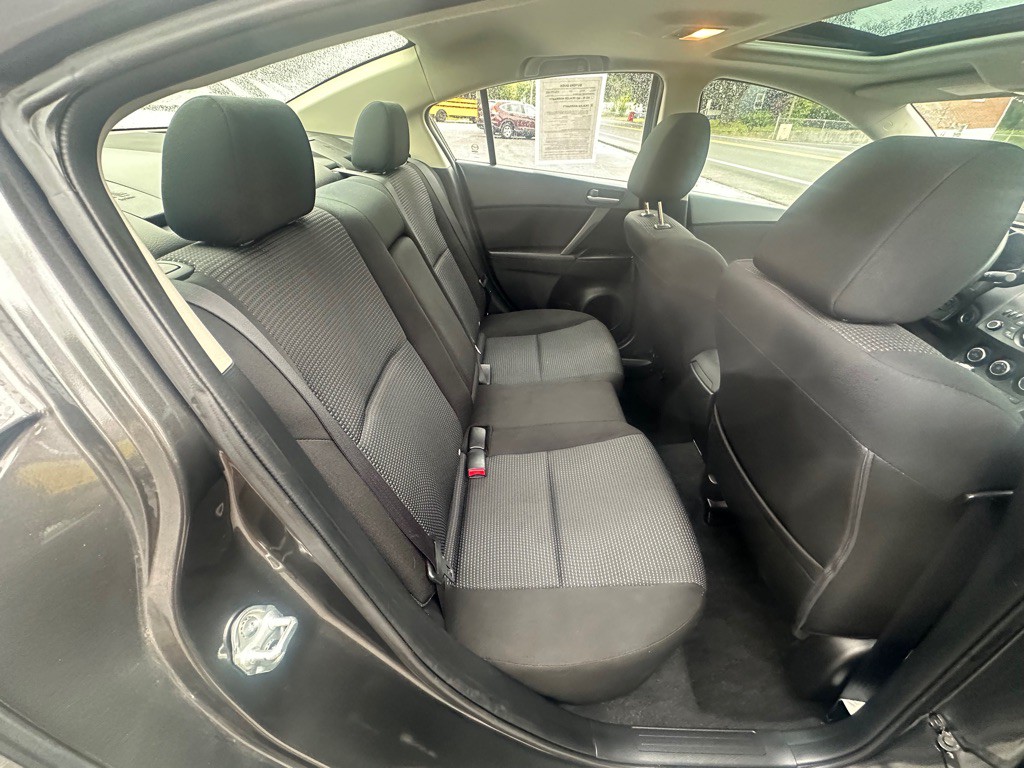 2013 Mazda Mazda3 Image 8