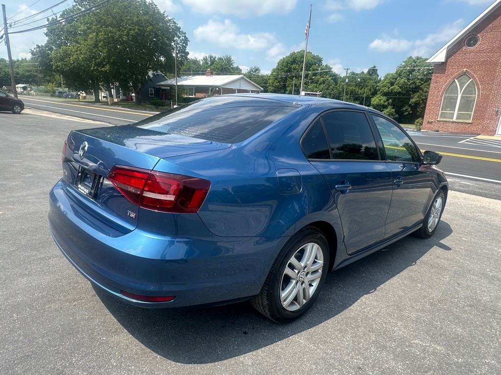 2018 Volkswagen Jetta Image 4