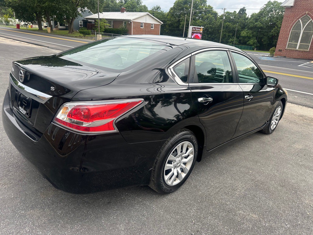 2015 Nissan Altima Image 4
