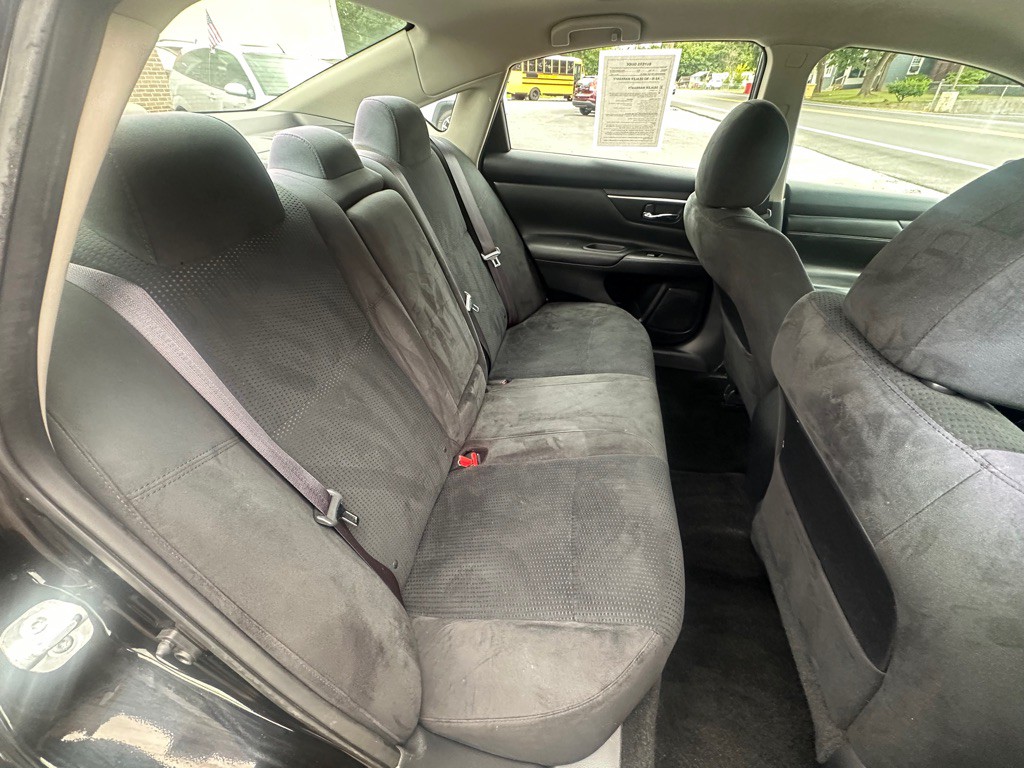 2015 Nissan Altima Image 8