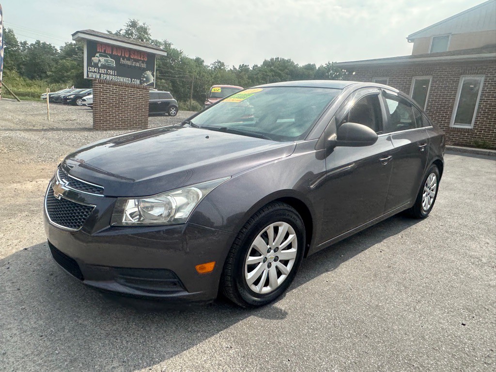 2011 Chevrolet Cruze Image 1