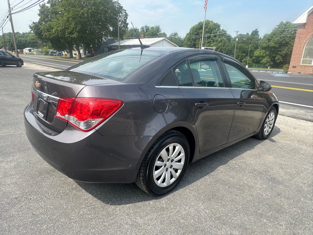 2011 Chevrolet Cruze Image 4